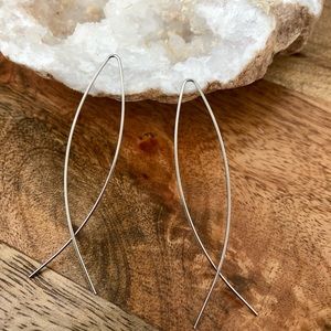 plenty of fish | silver minimalist earrings